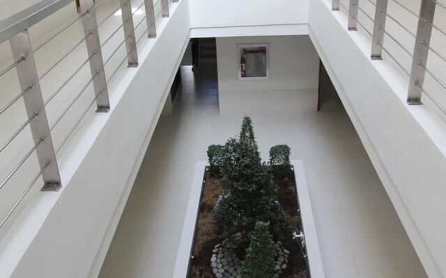 Crown Regency Courtyard Resort