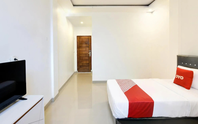 OYO 90898 Hotel Top Jaya