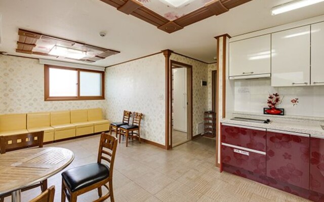 Daebudo Blue Sunset Pension