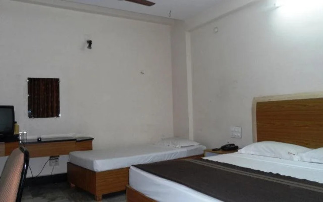 Hotel Bhimas Paradise