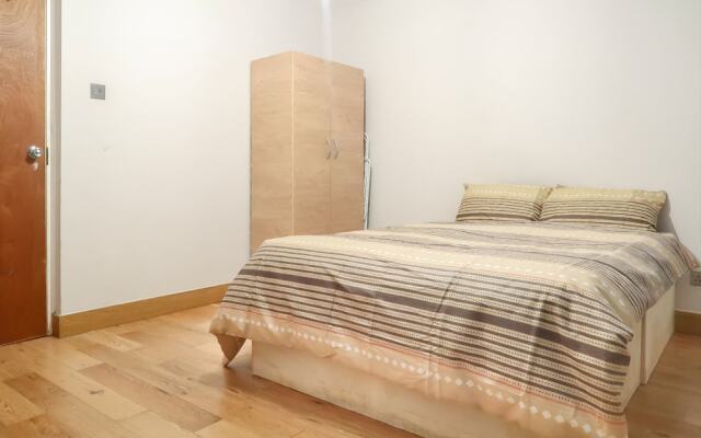 Saltwell Street - Deluxe Double Room