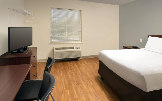WoodSpring Suites Topeka