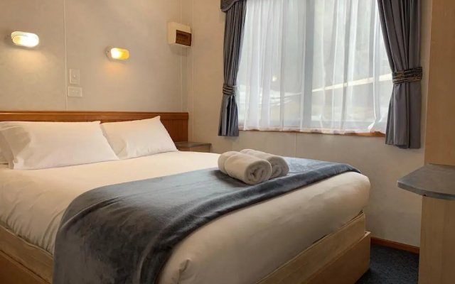 Bright Accommodation Park