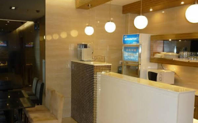 Yuejia Business Hotel
