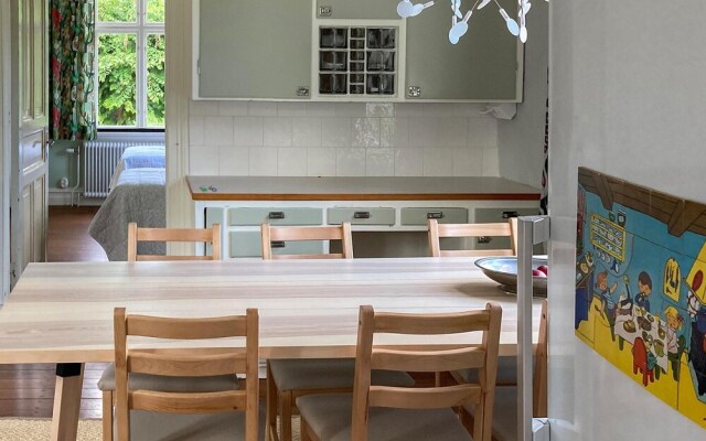 Nice Home in Hamburgsund With 5 Bedrooms and Wifi