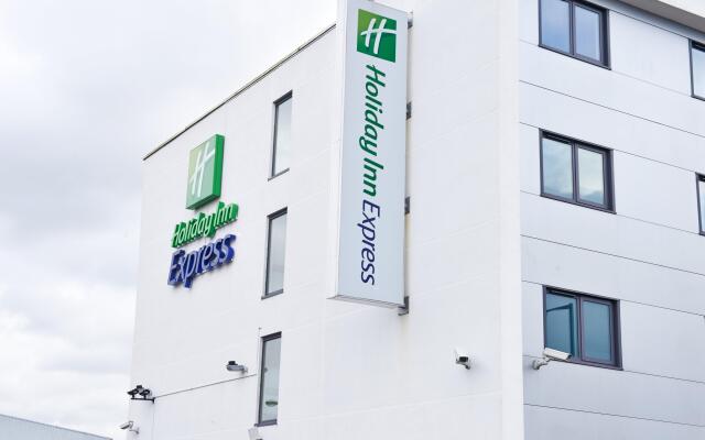 Holiday Inn Express Manchester Airport, an IHG Hotel