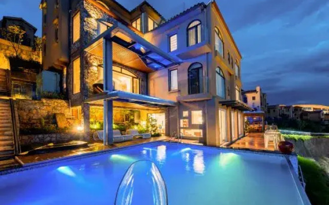 Mermaid Seascape Resort Hotel (Dali Erhai)