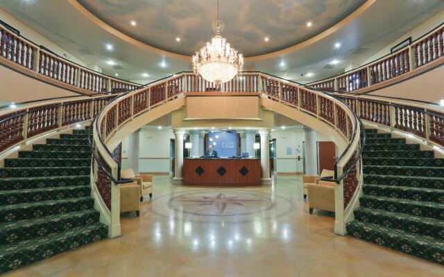 Holiday Inn Express and Suites Bakersfield Central by IHG