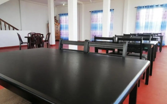 Trinco Star Hotel