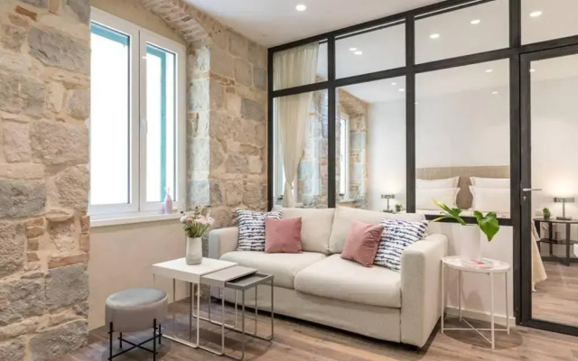 Adriatik Lux Teatro 1