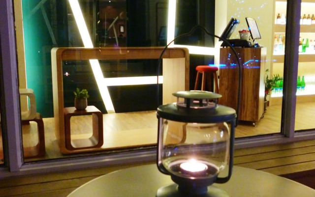 Tavern L Hostel