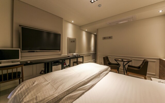 Win Hotel