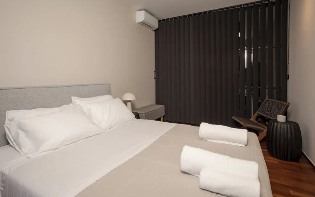 Demmi Central 2BR Designer Apt