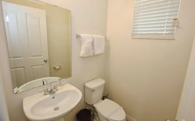 3207 Compass Bay