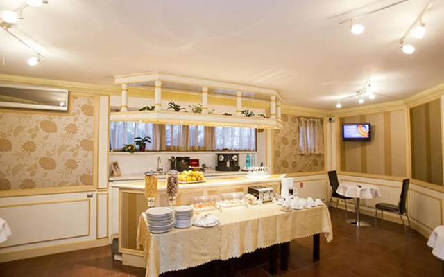 Monte Carlo Palace Rooms