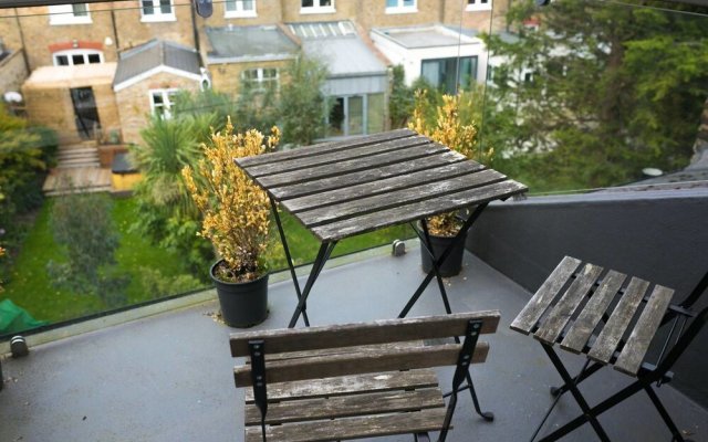 3BR Apartment in Great Swiss Cottage Location