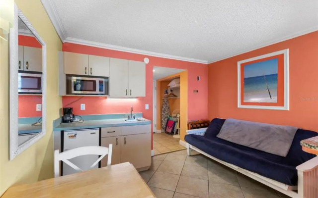 Pelican Pointe Clearwater Beach Hotel