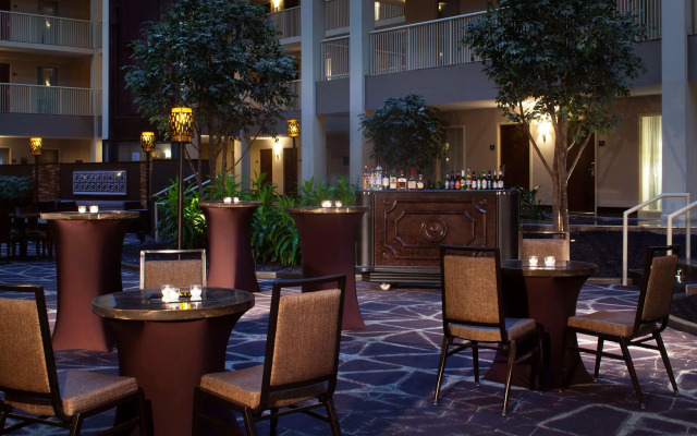Embassy Suites by Hilton Philadelphia Airport