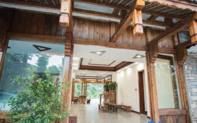Yiyun Mountain Residence, Karst Mountain Scenery, Bouyei Style, Parent-Child Holiday Accommodation