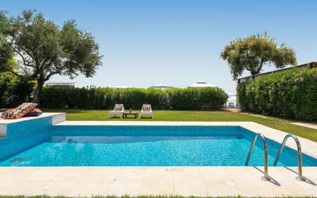 Villa Piedra Del Mar Beachfront by Villa2be
