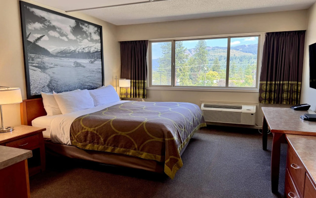 Super 8 by Wyndham Castlegar BC