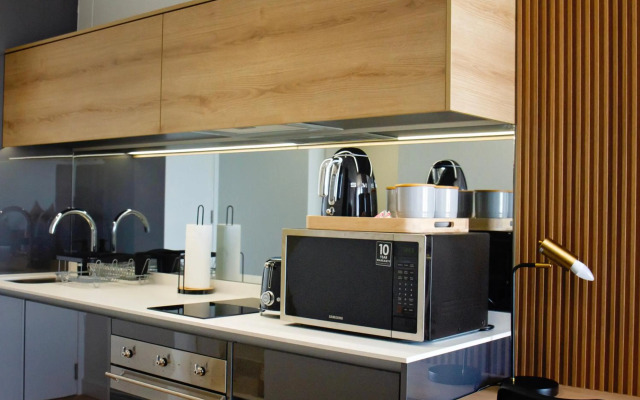 Ellipse Waterfall Executive Apartment - 612