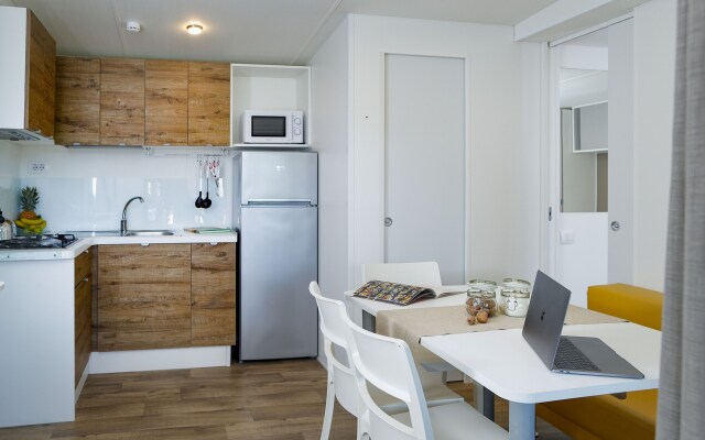 Hu Park Albatros Village