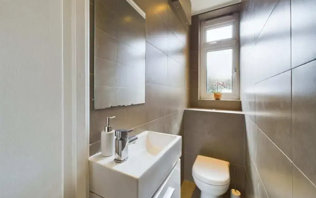 The Earl's Court Hideaway - Warm 3bdr House