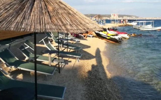 Apartment Aniva - 50 m From the sea