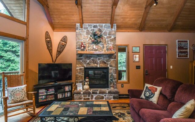 Bear Mountain Lodge 4 Bedroom House