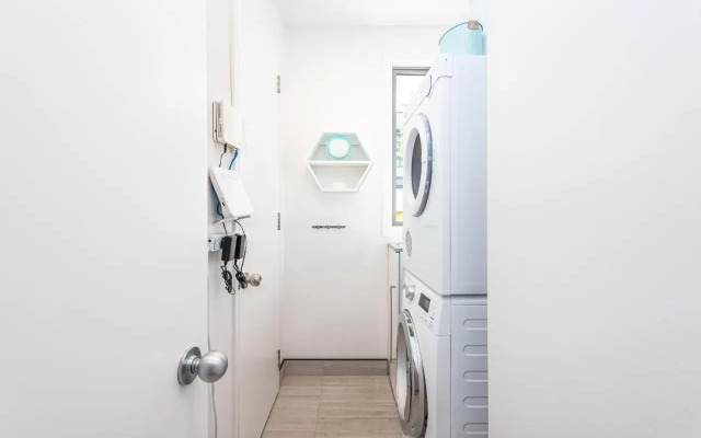 Riverside 1-Bed Apt - in the heart of the city