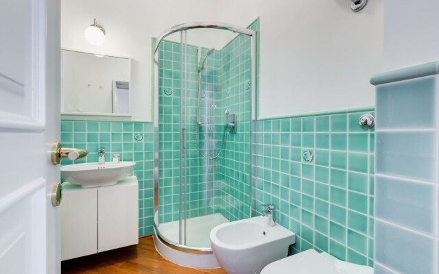Modern and Stylish Flat Near P.zza Della Repubblica