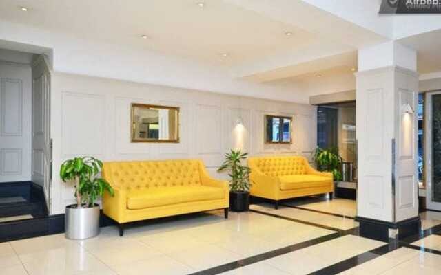 Sloane Avenue Apartments