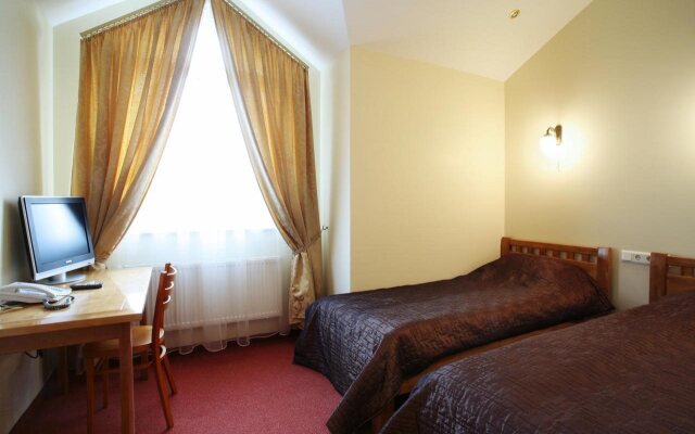 Riverside Hotel