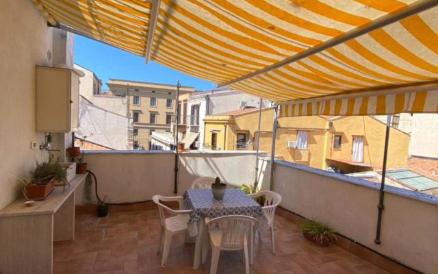 Sunny loft with terrace and A/C in the city centre