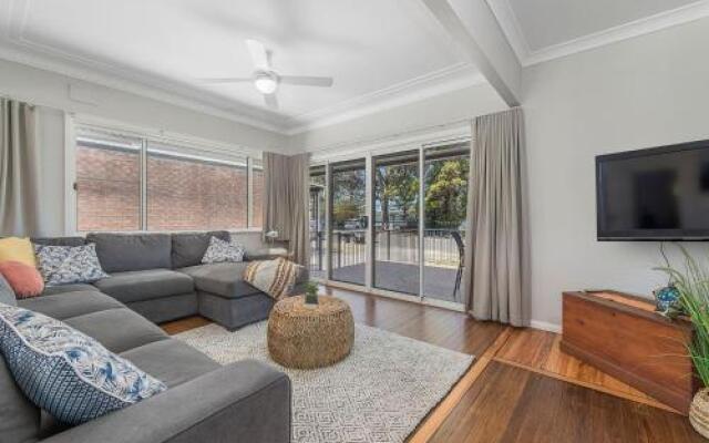 BANYANDAH 557 Ocean Drive NH