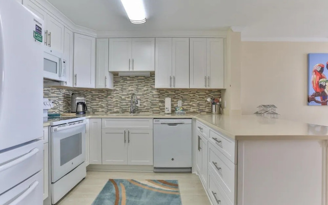 Dolphin Point 402c