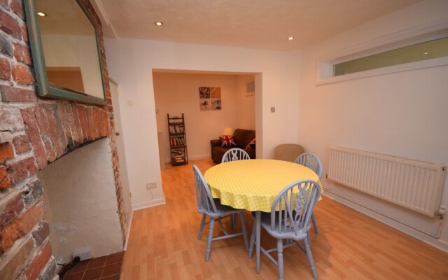 Dolphin House 490929