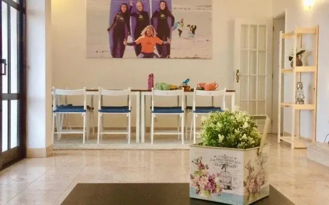 Surf Riders & Co - Surf Camp Moinhos