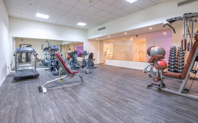 Melpo Antia Hotel & Suites