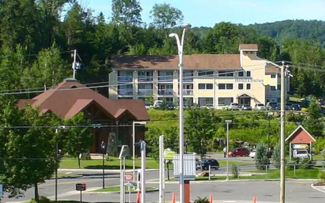 Hotel & Suites Les Laurentides Saint Sauveur