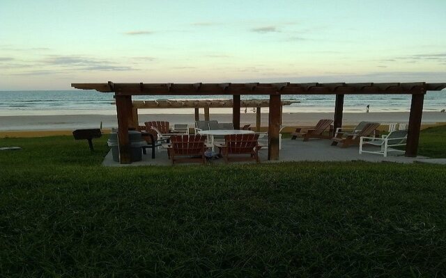 Driftwood Beach Motel