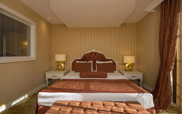 Han Deluxe Hotel