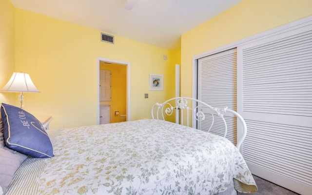Lovely Naples Vacation Rental w/ Shared Pools!