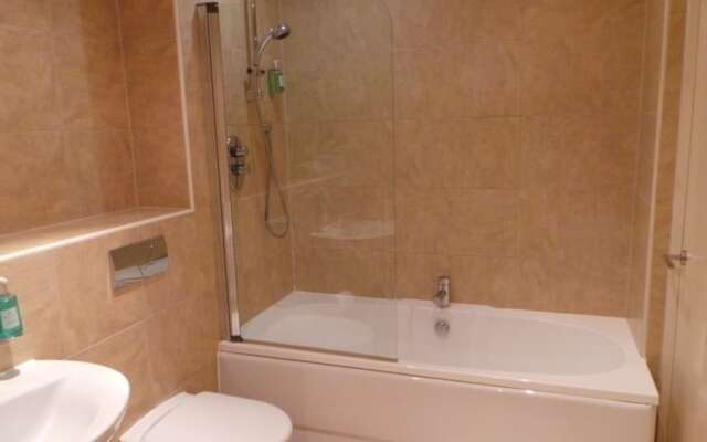 City Crash Pad - West Street Apartments