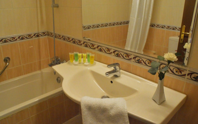 Capri Hotel Suites