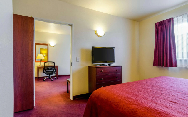 Holiday Inn Express Wichita North - Park City by IHG