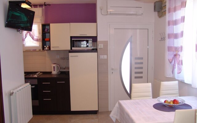 Apartments and Room Boris