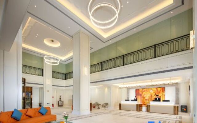Vienna International Hotel (Zhaoqing Dinghushan Wanda Plaza Branch)