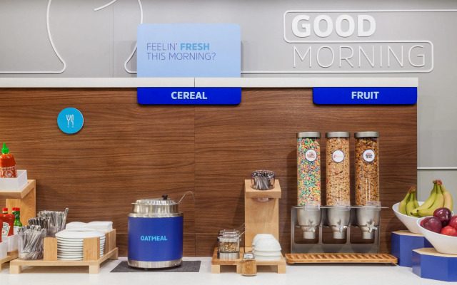 Holiday Inn Express & Suites Brandon by IHG